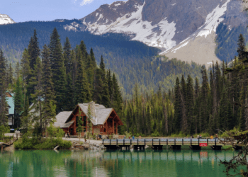 6 Reasons Why You Must Visit Canada This Winter