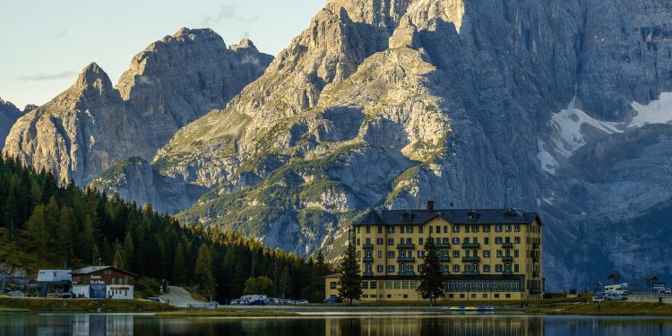 Why Official-Abritel Should Be Your Go-To Platform for Booking Hotels