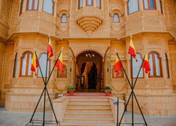 Top 10 Affordable and Comfortable Places to Stay While Traveling